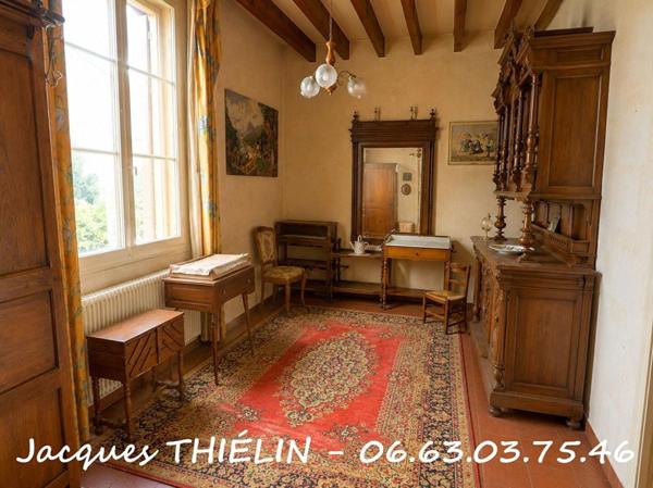 MAISON DE VILLE À FORT POTENTIEL AVEC JARDIN, DÉPENDANCES ET LOGEMENT ANNEXE
