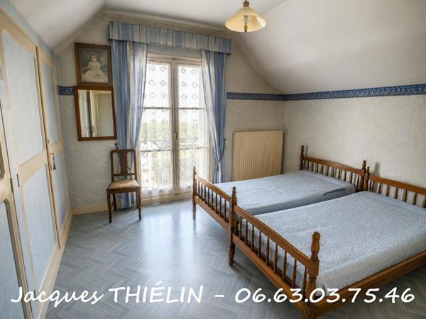 MAISON DE VILLE À FORT POTENTIEL AVEC JARDIN, DÉPENDANCES ET LOGEMENT ANNEXE