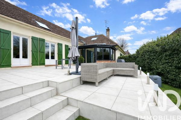 Maison à vendre 6 pièces 228 m² Saint-Fargeau-Ponthierry