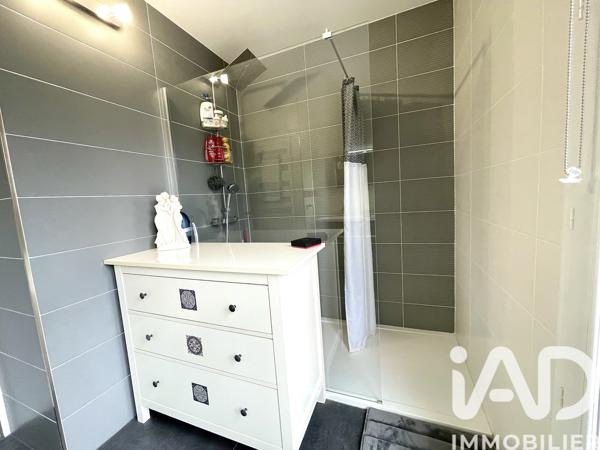 Maison à vendre 6 pièces 228 m² Saint-Fargeau-Ponthierry