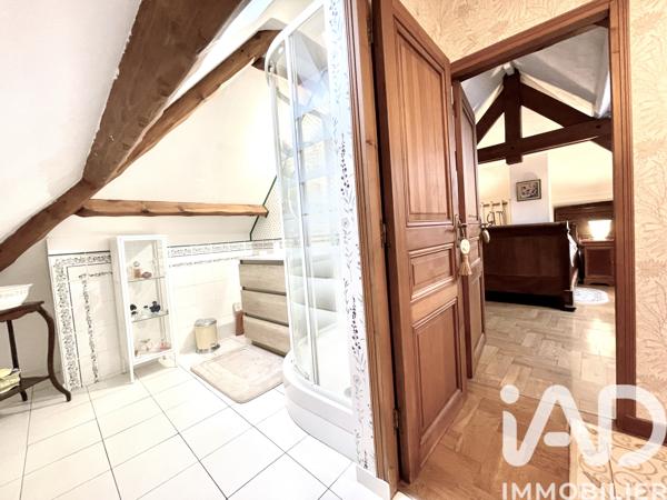 Maison à vendre 6 pièces 228 m² Saint-Fargeau-Ponthierry