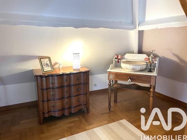 Maison à vendre 6 pièces 228 m² Saint-Fargeau-Ponthierry