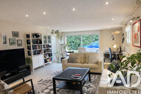 Maison à vendre 6 pièces 228 m² Saint-Fargeau-Ponthierry