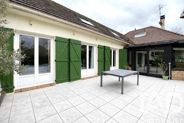 Maison à vendre 6 pièces 228 m² Saint-Fargeau-Ponthierry