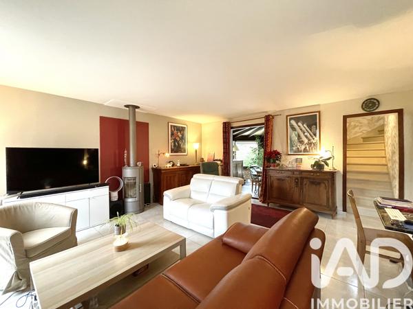 Maison à vendre 6 pièces 228 m² Saint-Fargeau-Ponthierry