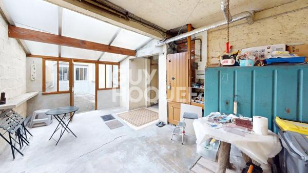 Mardeuil ( 51530 ) : Ensemble immobilier à rénover avec maison, cave, jardin, garages et dépendances