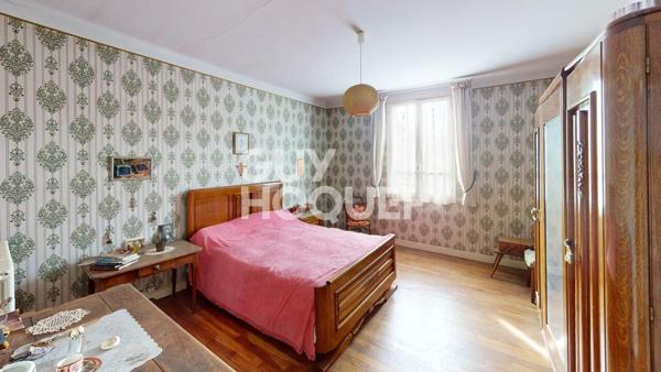 Mardeuil ( 51530 ) : Ensemble immobilier à rénover avec maison, cave, jardin, garages et dépendances