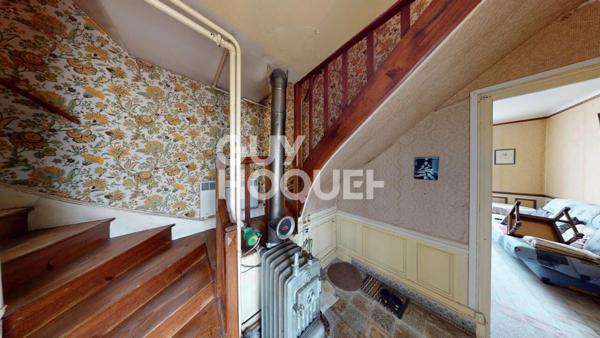 Mardeuil ( 51530 ) : Ensemble immobilier à rénover avec maison, cave, jardin, garages et dépendances