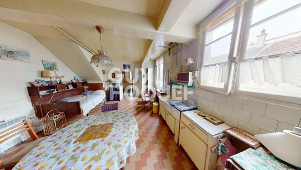 Mardeuil ( 51530 ) : Ensemble immobilier à rénover avec maison, cave, jardin, garages et dépendances