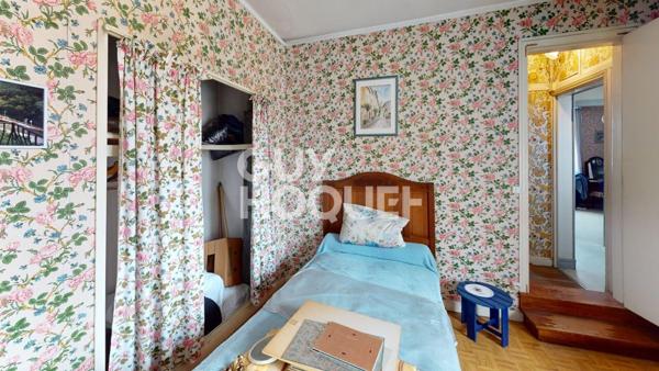 Mardeuil ( 51530 ) : Ensemble immobilier à rénover avec maison, cave, jardin, garages et dépendances