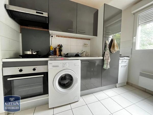 Appartement à louer 2 pièces 56.76m² Vierzon (18100)
