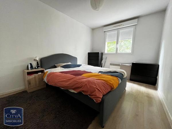 Appartement à louer 2 pièces 56.76m² Vierzon (18100)