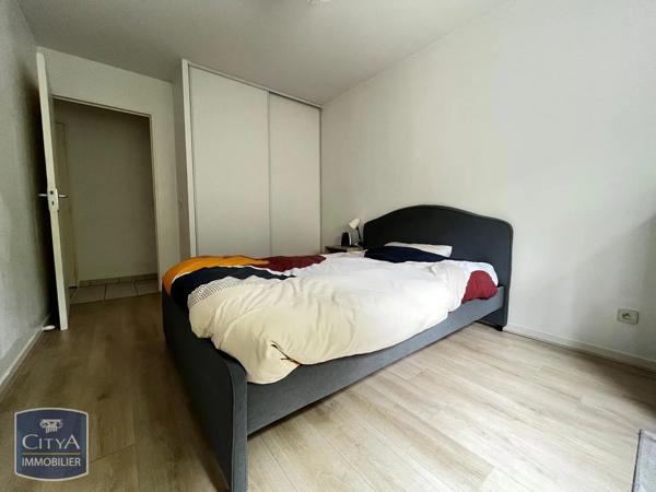 Appartement à louer 2 pièces 56.76m² Vierzon (18100)