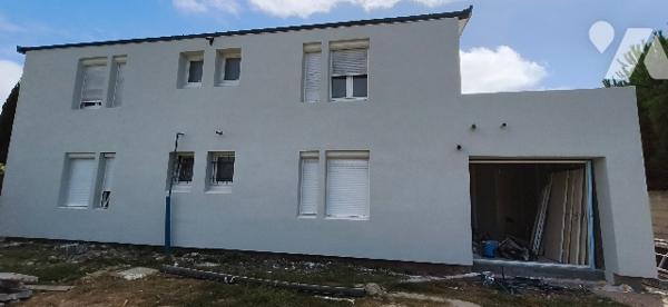 T3-cabine rénové de 75,50m² avec jardin de 94m² et parking dans petite copropriété à STELLA-PLAGE