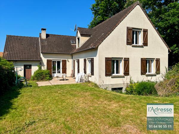 Maison avec fort potentiel 4 chambres possible 5 - 2337m² de terrain divisible + sous sol total