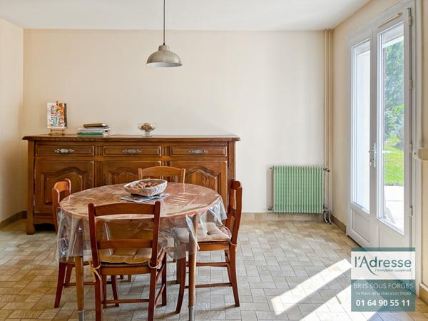 Maison avec fort potentiel 4 chambres possible 5 - 2337m² de terrain divisible + sous sol total