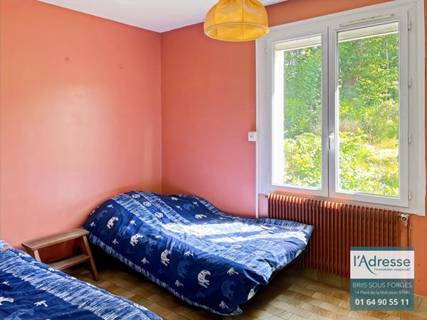 Maison avec fort potentiel 4 chambres possible 5 - 2337m² de terrain divisible + sous sol total