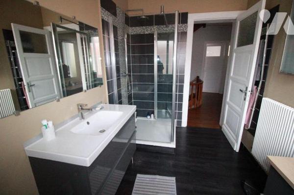 Maison à Vendre Place Voltaire à Rosendael avec la possibilité d'acquérir un garage à proximité...