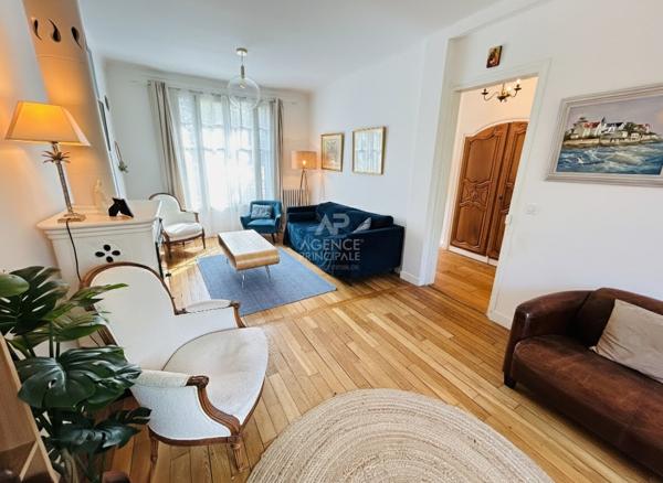 Versailles Porchefontaine maison 7 pièces 206 m² au sol (159 m² habitables) avec jardin clos et garage €1 280 000 ** - Référence 25365