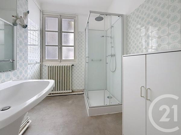 Appartement F6 à vendre  5 pièces - 119 m 2   GUERET  - 23