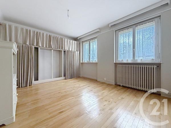 Appartement F6 à vendre  5 pièces - 119 m 2   GUERET  - 23