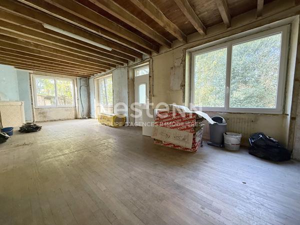 Charmante maison en pierre à rénover à vendre à MOREAC avec un terrain d'env 6230 m²