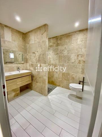 Maison
         12 pièces
        - 650 m² Bien prestige 2 099 000 € *