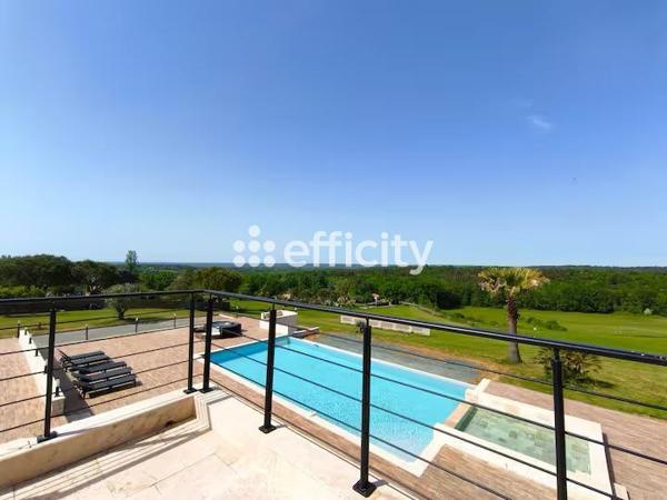 Maison
         12 pièces
        - 650 m² Bien prestige 2 099 000 € *