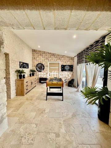 Maison
         12 pièces
        - 650 m² Bien prestige 2 099 000 € *