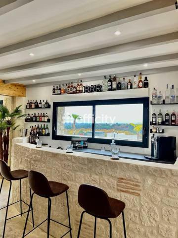 Maison
         12 pièces
        - 650 m² Bien prestige 2 099 000 € *