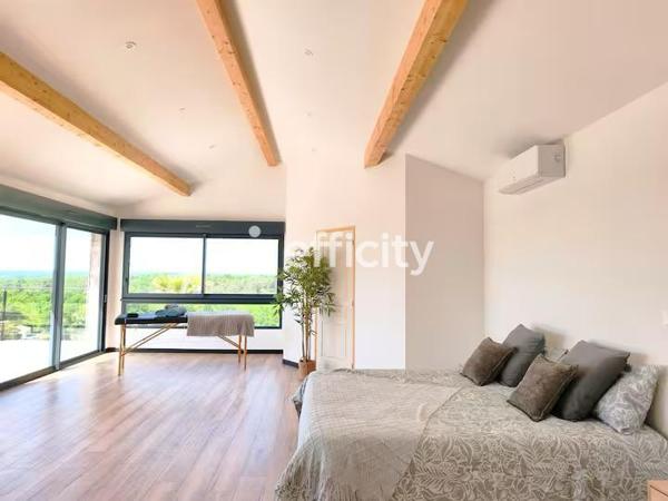 Maison
         12 pièces
        - 650 m² Bien prestige 2 099 000 € *