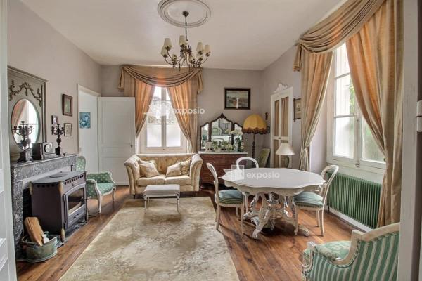 Maison Fenioux 5 pièce(s) 195.47 m2