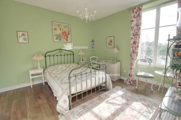 Maison Fenioux 5 pièce(s) 195.47 m2