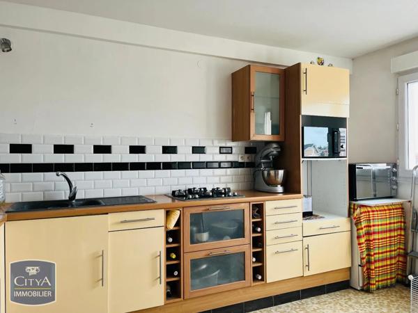 Appartement à louer 3 pièces 69m² Saint-Quentin (02100)