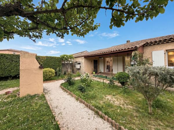 Maison de plain-pied 78 m² avec garage, jardin 693 m² et vue dégagée à Meyreuil