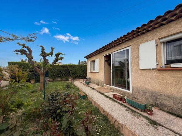 Maison de plain-pied 78 m² avec garage, jardin 693 m² et vue dégagée à Meyreuil