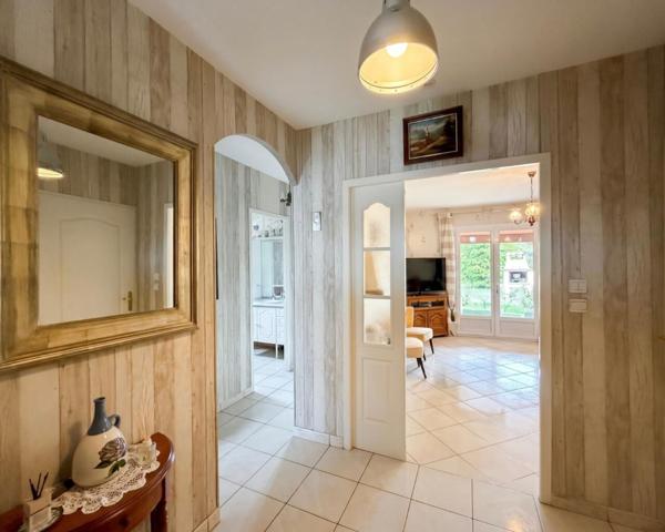 Maison de plain-pied 78 m² avec garage, jardin 693 m² et vue dégagée à Meyreuil