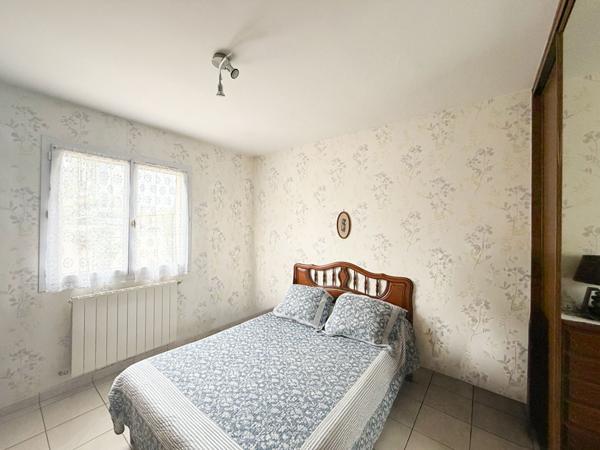 Maison de plain-pied 78 m² avec garage, jardin 693 m² et vue dégagée à Meyreuil