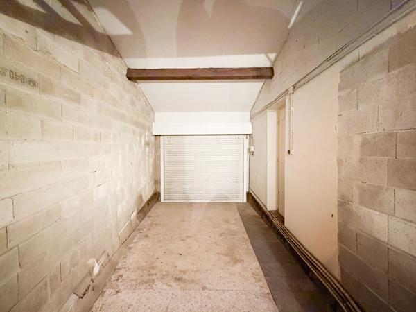 Maison de plain-pied 78 m² avec garage, jardin 693 m² et vue dégagée à Meyreuil