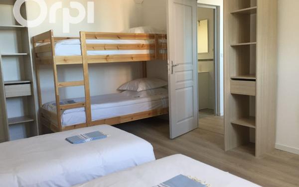 Immeuble à vendre    30 pièces •  Arvert