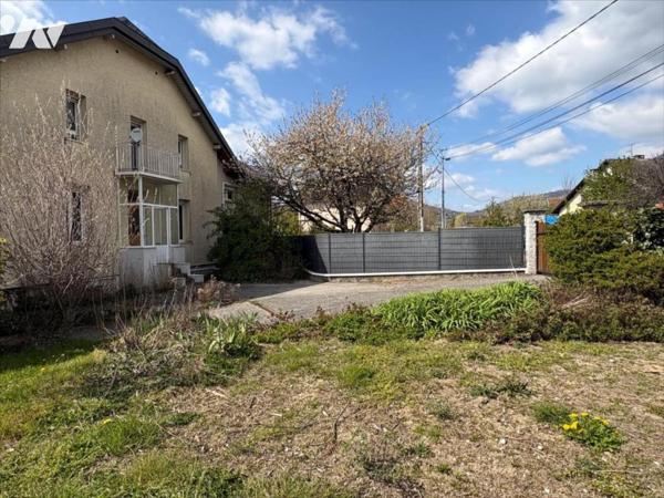 APPARTEMENT En Maison avec jardin privatif 591 m²