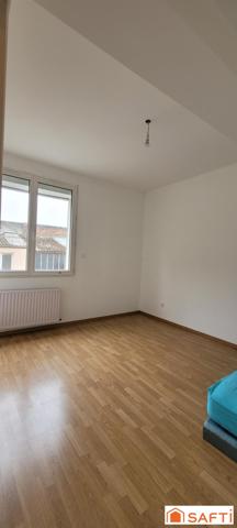 Grande maison T5 en COEUR DE VILLE avec une grande terrasse de plus de 30m² et DEPENDANCE de 2 pièces habitables