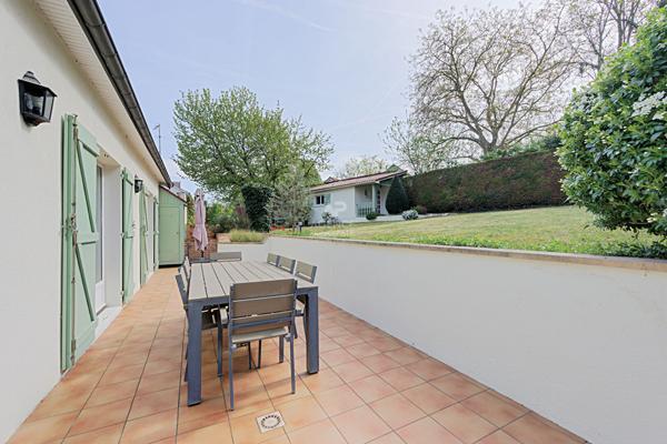 Maison Saint Germain En Laye 6 pièce(s) 130 m2 €925 000 ** - Référence 18132