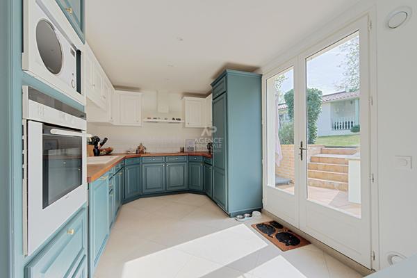 Maison Saint Germain En Laye 6 pièce(s) 130 m2 €925 000 ** - Référence 18132