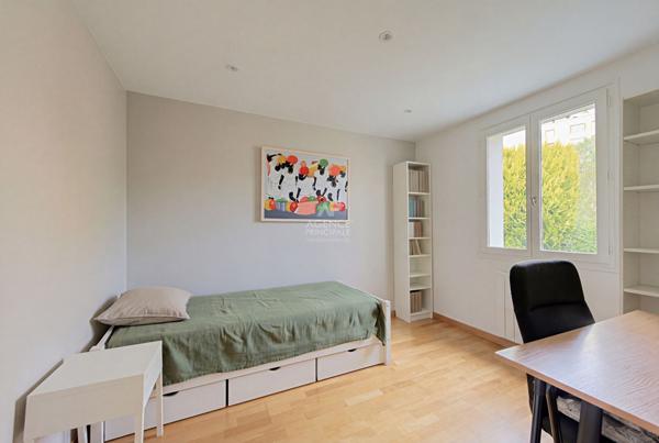 Maison Saint Germain En Laye 6 pièce(s) 130 m2 €925 000 ** - Référence 18132