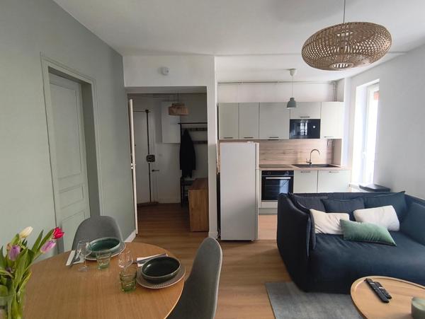 Paris 13e — rue Cantagrel — 2 pièces meublé de 36 m² entièrement  rénové, disponible immédiatement. Clé en main.