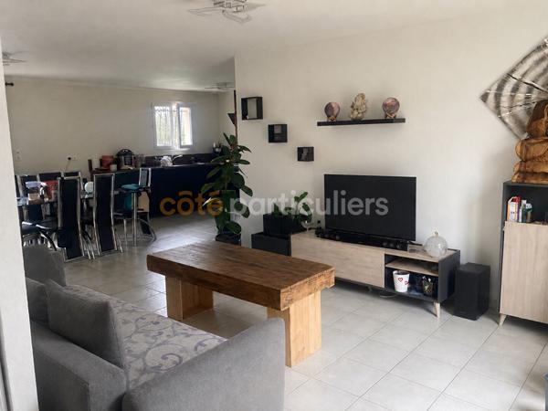 Vente
                Maison81 m² - 3 Pièces -
                    Saint Seurin sur l'Isle (33660)