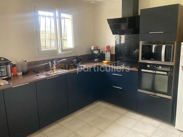 Vente
                Maison81 m² - 3 Pièces -
                    Saint Seurin sur l'Isle (33660)