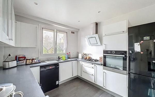 Maison à vendre    5 pièces • 105 m2 Voisins-le-Bretonneux