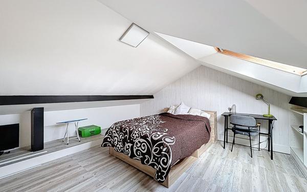 Maison à vendre    5 pièces • 105 m2 Voisins-le-Bretonneux